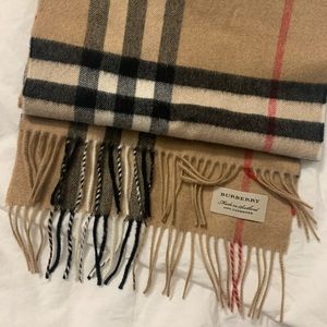 BURBERRY CASHMERE SCARF